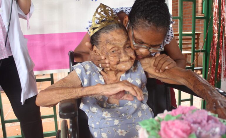  Así celebró su cumpleaños la mujer más longeva de Puerto Wilches, Santander